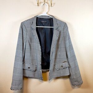 Jones New York Black and White Houndstooth Blazer. Fridge detailing. 
Size 12